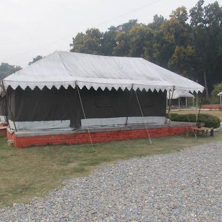 Derra Camp And Resort Jhājra Buitenkant foto